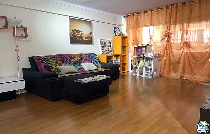 Piso reformado en el centro de Llançà, listo para entrar a vivir