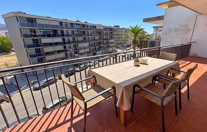 Apartament lluminós amb terrassa — Última planta, Santa Margarita, Roses