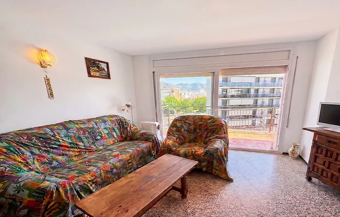 Apartamento luminoso con terraza — Última planta, Santa Margarita, Roses