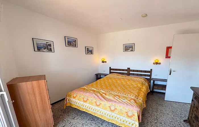 Apartamento luminoso con terraza — Última planta, Santa Margarita, Roses