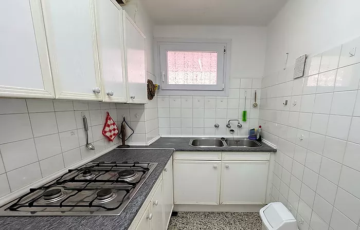 Apartamento luminoso con terraza — Última planta, Santa Margarita, Roses