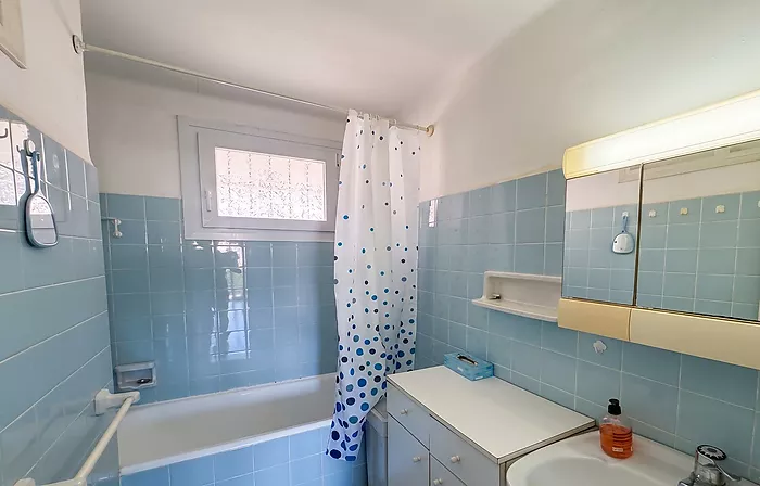 Apartamento luminoso con terraza — Última planta, Santa Margarita, Roses