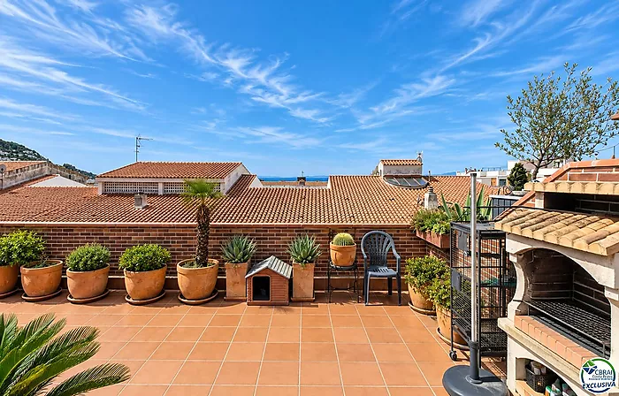 3-Bedroom Duplex Penthouse with Spacious Terraces, Swimming Pool and Parking