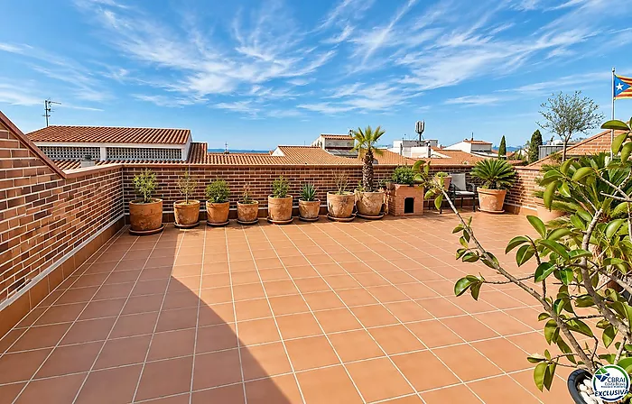 3-Bedroom Duplex Penthouse with Spacious Terraces, Swimming Pool and Parking