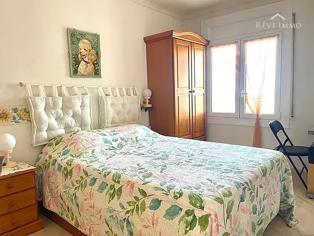 Apartment with terrace, parking, and step-free access 150 m from Almadrava beach