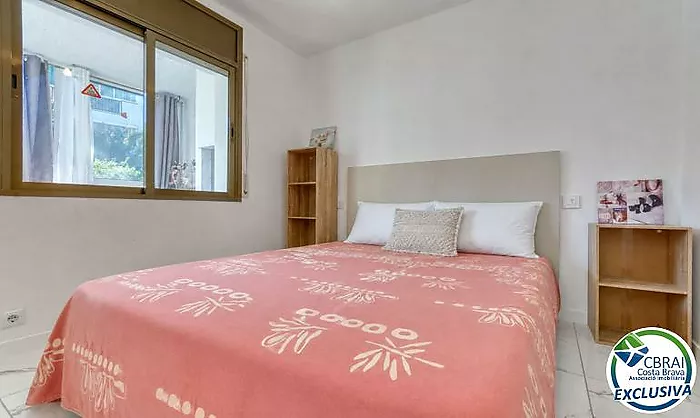 Découvrez un endroit où déconnecter, profiter de la nature et savourer pleinement la douceur de vivre à Roses.