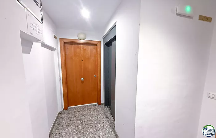 Piso de 2 dormitorios con ascensor en Figueres