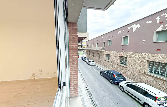 Piso de 2 dormitorios con ascensor en Figueres