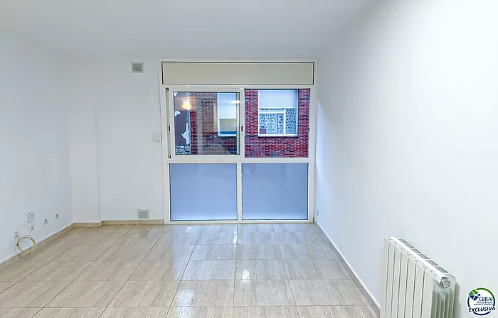 Piso de 2 dormitorios con ascensor en Figueres
