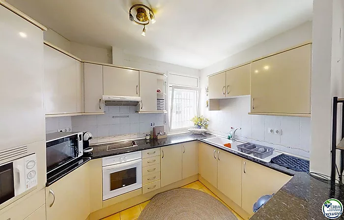 3-Bedroom Apartment with shared Mooring