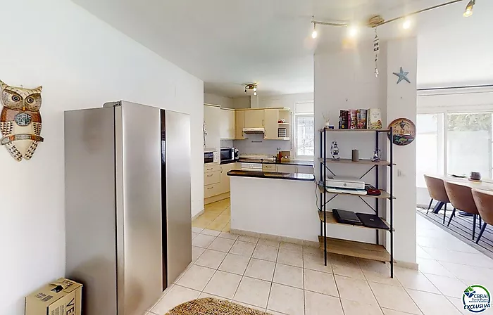 3-Bedroom Apartment with shared Mooring