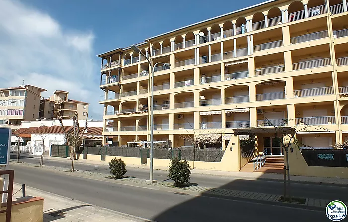 Assolellat apartament amb terrassa i plaça d'aparcament a Santa Margarita