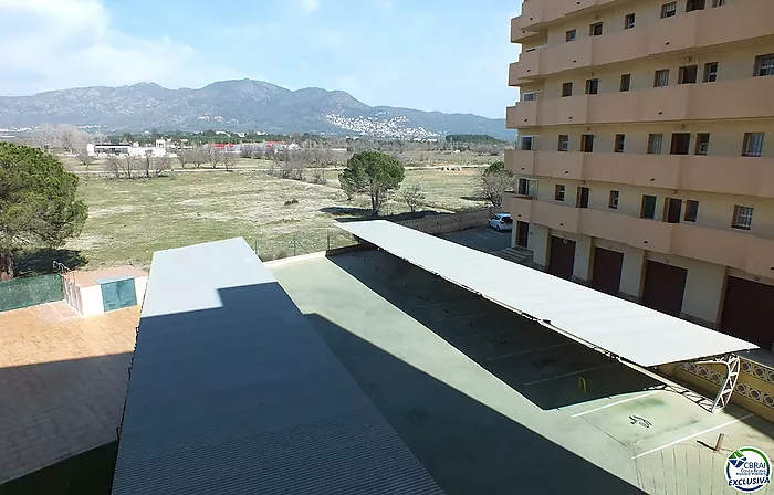 Sunny apartment with terrace and parking space in Santa Margarita