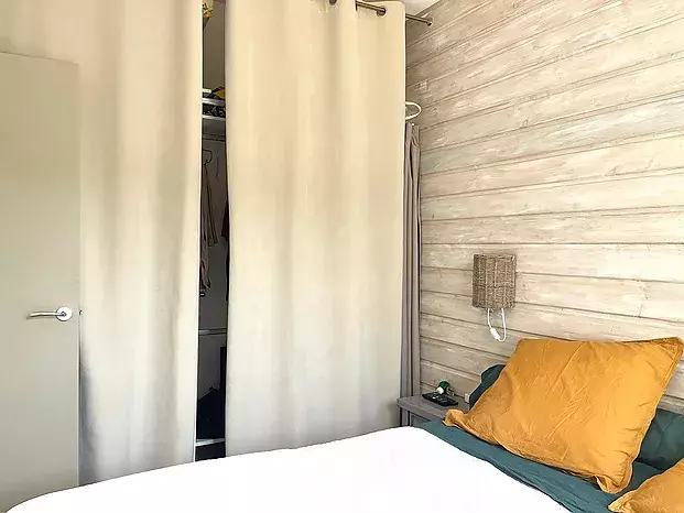Apartamento en planta baja en un rincón de verdor, con posibilidad de amarre