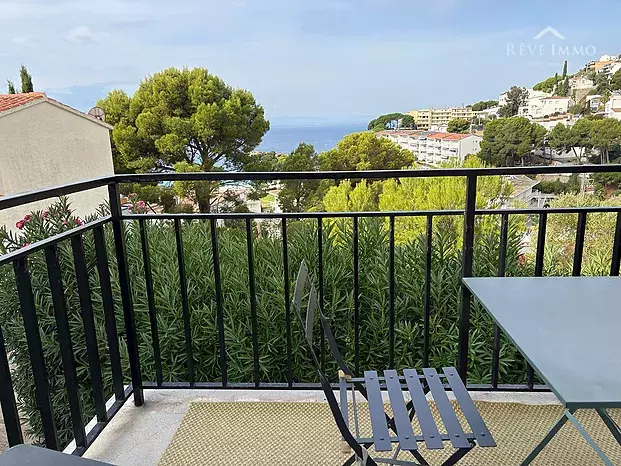 Beautiful Apartment in Almadrava Roses with Tourist License