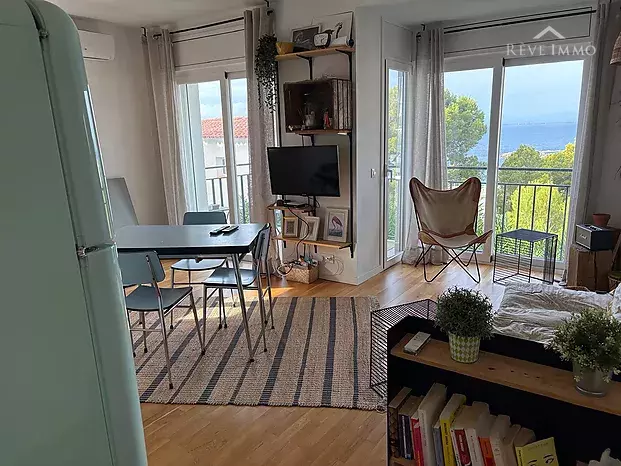Beautiful Apartment in Almadrava Roses with Tourist License