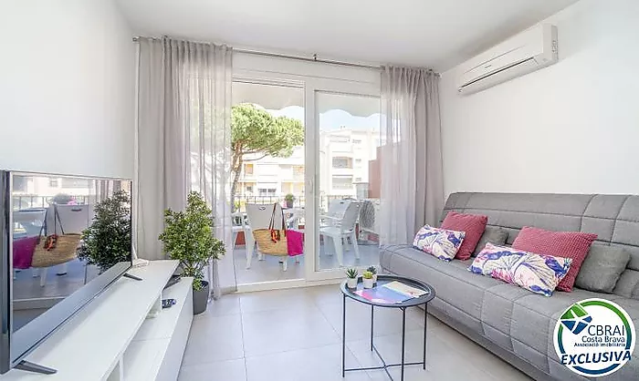 GRAN RESERVA Magnificent renovated apartment with tourist license, close to the beach and with communal pools and gardens