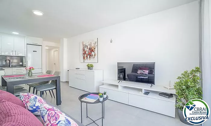 GRAN RESERVA Magnificent renovated apartment with tourist license, close to the beach and with communal pools and gardens