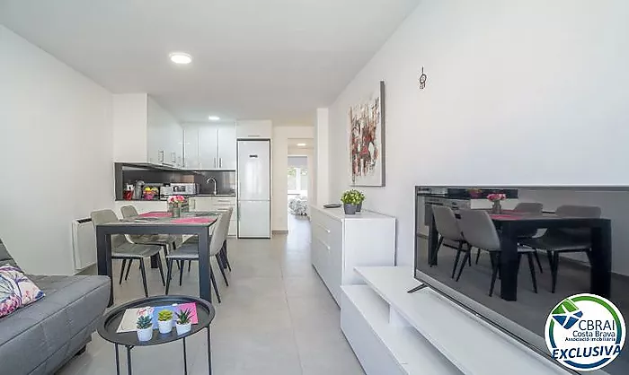 GRAN RESERVA Magnificent renovated apartment with tourist license, close to the beach and with communal pools and gardens