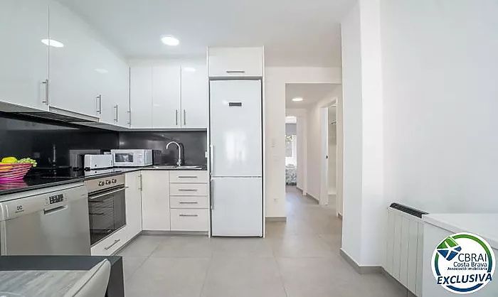 GRAN RESERVA Magnificent renovated apartment with tourist license, close to the beach and with communal pools and gardens