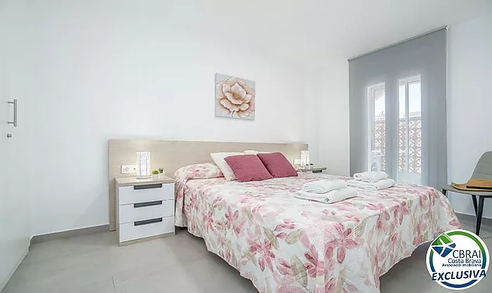 GRAN RESERVA Magnificent renovated apartment with tourist license, close to the beach and with communal pools and gardens