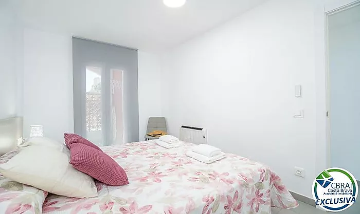 GRAN RESERVA Magnificent renovated apartment with tourist license, close to the beach and with communal pools and gardens