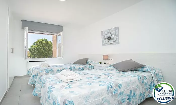 GRAN RESERVA Magnificent renovated apartment with tourist license, close to the beach and with communal pools and gardens