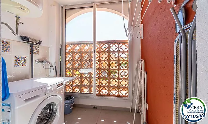 GRAN RESERVA Magnificent renovated apartment with tourist license, close to the beach and with communal pools and gardens
