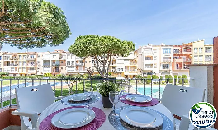 GRAN RESERVA Magnificent renovated apartment with tourist license, close to the beach and with communal pools and gardens