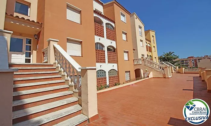 GRAN RESERVA Magnificent renovated apartment with tourist license, close to the beach and with communal pools and gardens