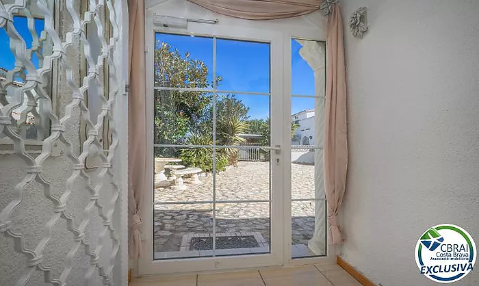 Magnifique maison de pêcheur avec amarrage et piscine