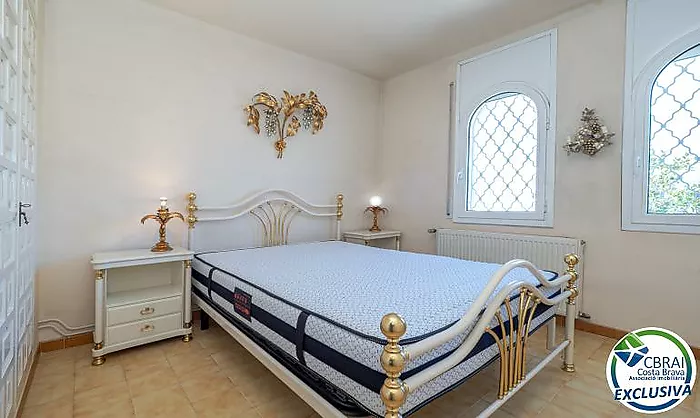 Magnifique maison de pêcheur avec amarrage et piscine