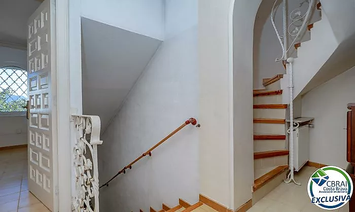 Magnifique maison de pêcheur avec amarrage et piscine