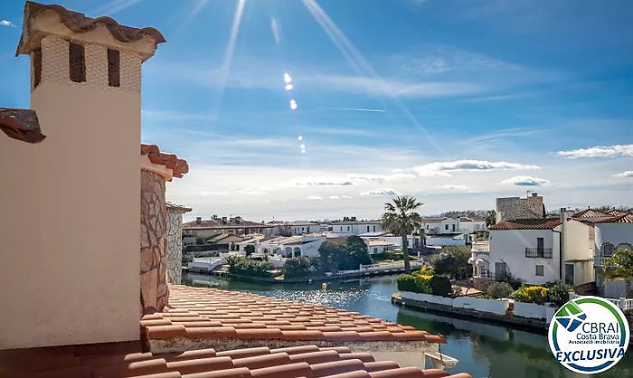 Magnifique maison de pêcheur avec amarrage et piscine