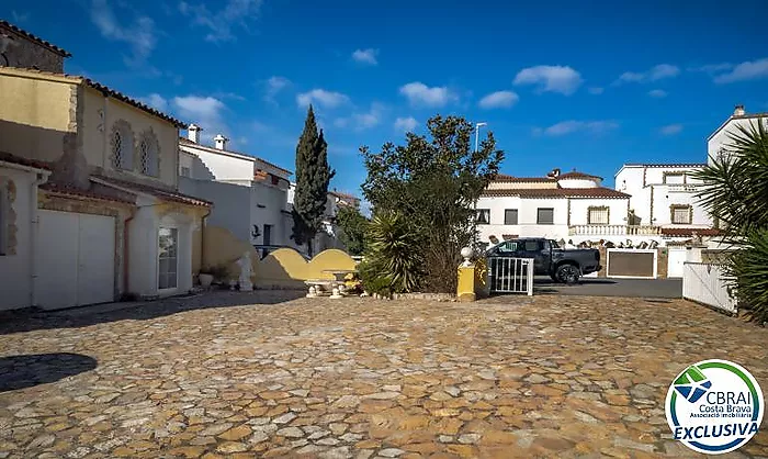 Magnifique maison de pêcheur avec amarrage et piscine