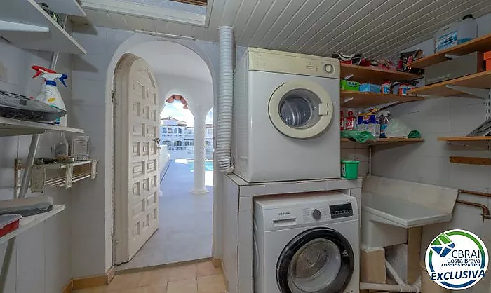 Magnifique maison de pêcheur avec amarrage et piscine