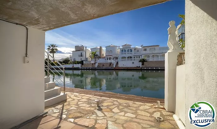 Magnifique maison de pêcheur avec amarrage et piscine