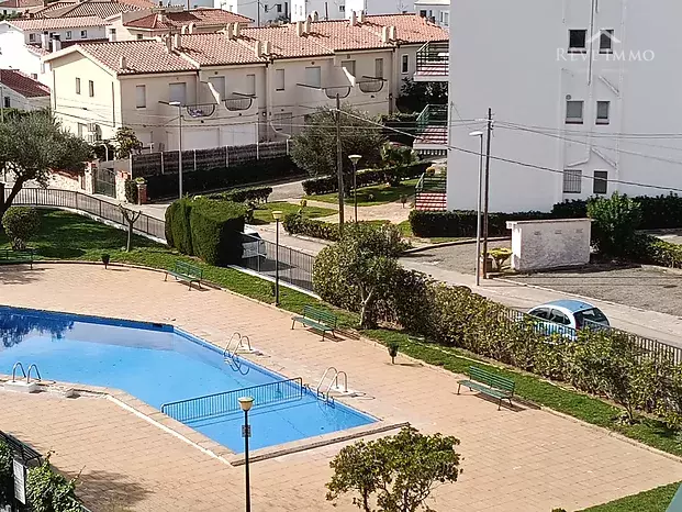 BONITO PISO CON VISTA MAR EN MAS OLIVA ROSES
