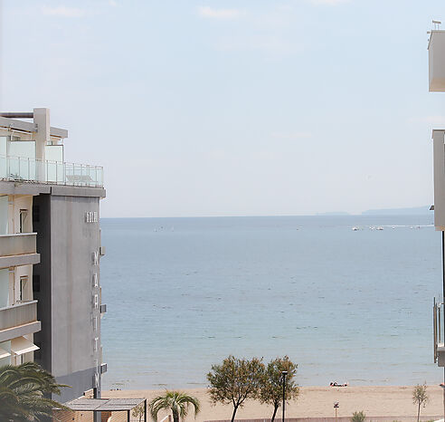 APARTAMENTO MUY RARO CON ESPLÉNDIDA VISTA DOBLE AL MAR EN SALATA ROSAS