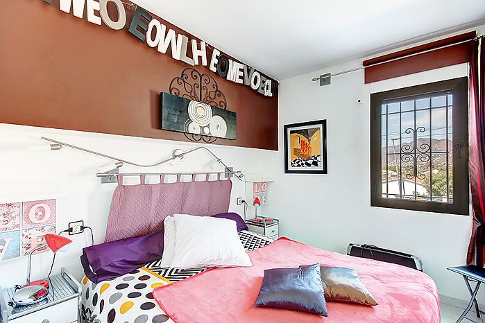 Precioso piso de dos dormitorios con una gran terraza, vistas al mar y a 500 metros de la playa