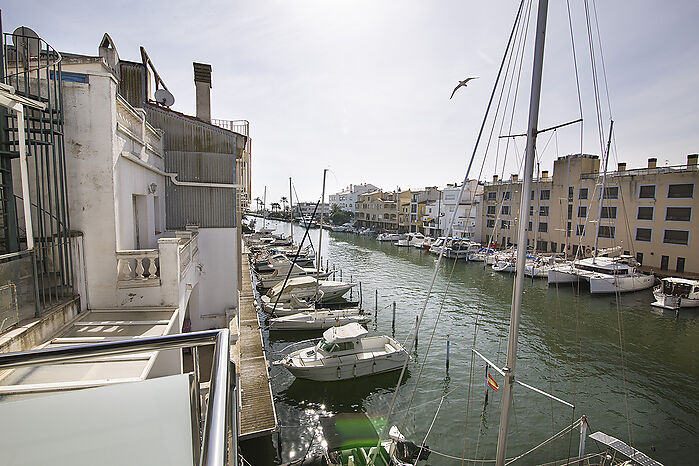 Magnifique terrain de 153 m2 au canal de Port Moxo avec amarre pour catamaran 12x8 et vues spectaculaires.