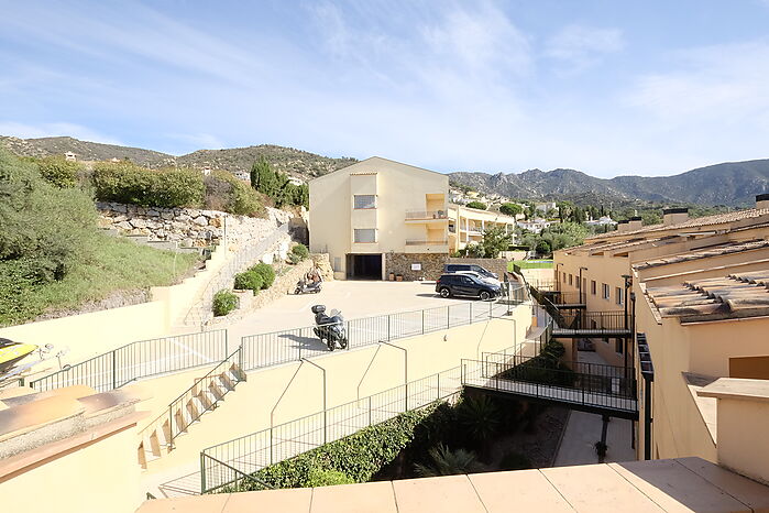 Ático dúplex esquinero (167m2) - grandes terrazas - 3 dormitorios - parking privado - piscinas comunitarias - Palau Saverdera, Costa Brava