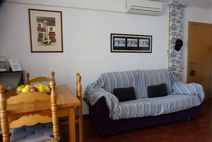 Appartement dans le centre d'Empuriabrava avec 2 chambres à coucher avec picine comun