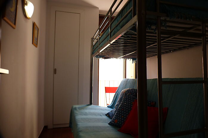Apartamento en el centro de Empuriabrava con 2 habitaciones con piscina comunitaria