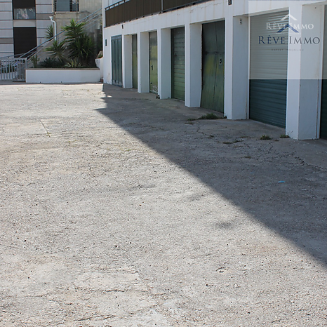 Garage cerrado de 18 m2 a Canyelles