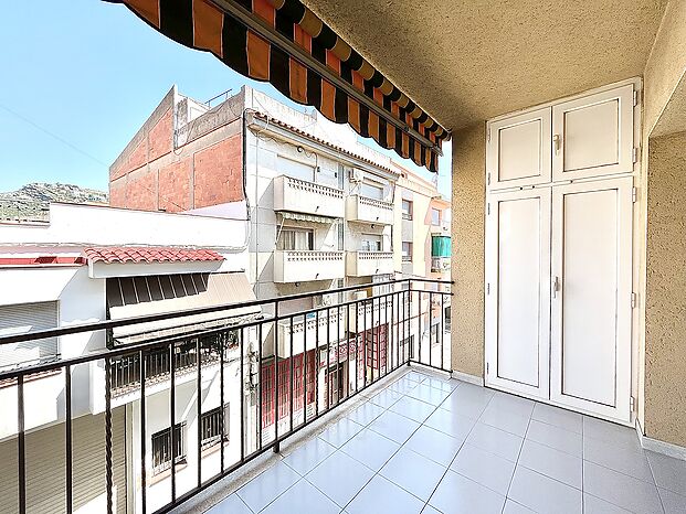 Appartement de trois chambres au centre de Rosas avec parking en option