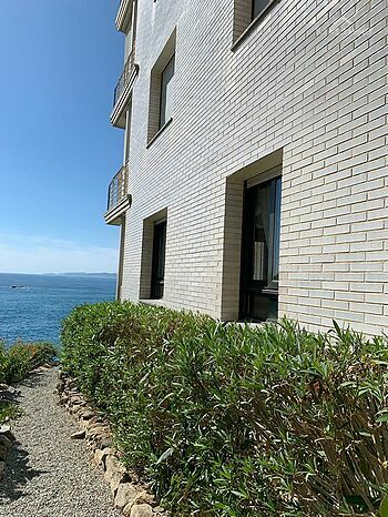Magnifico Apartamento con Vista panorámica en primera línea de mar a Roses Canyelles