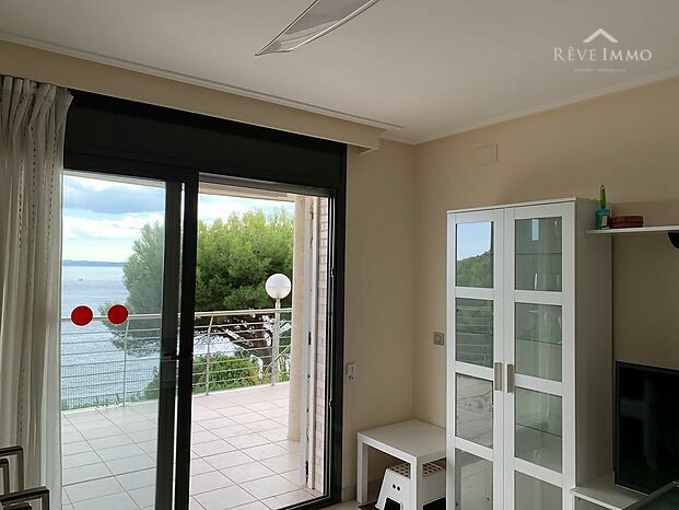 Magnifique Appartement avec Vue Panoramique en Première ligne de Mer à Rosas Canyelles