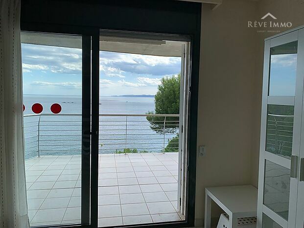 Magnifico Apartamento con Vista panorámica en primera línea de mar a Roses Canyelles