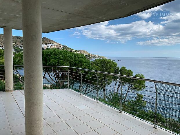 Magnifico Apartamento con Vista panorámica en primera línea de mar a Roses Canyelles